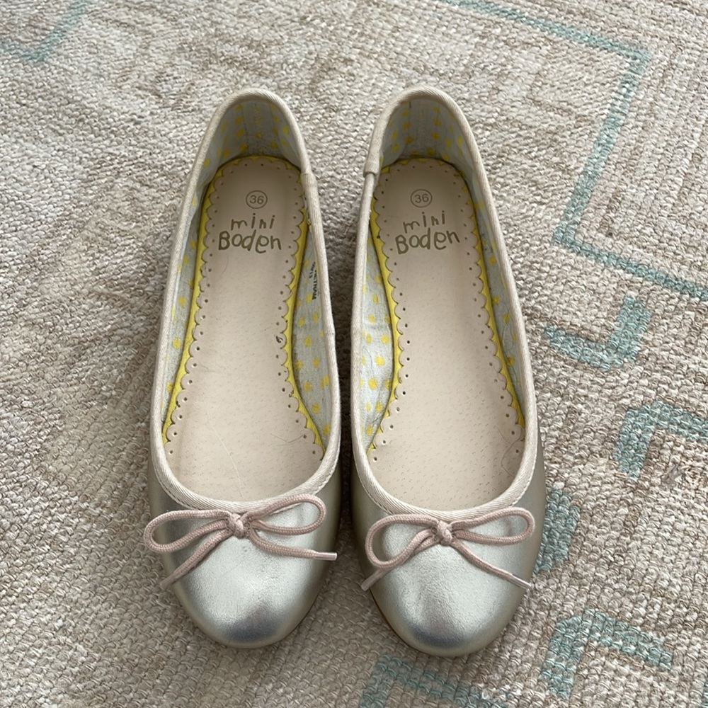 💛Mini Boden gold ballet flats💛
